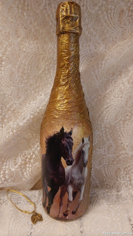 Праздничная бутылка игристого напитка "Две стихии"