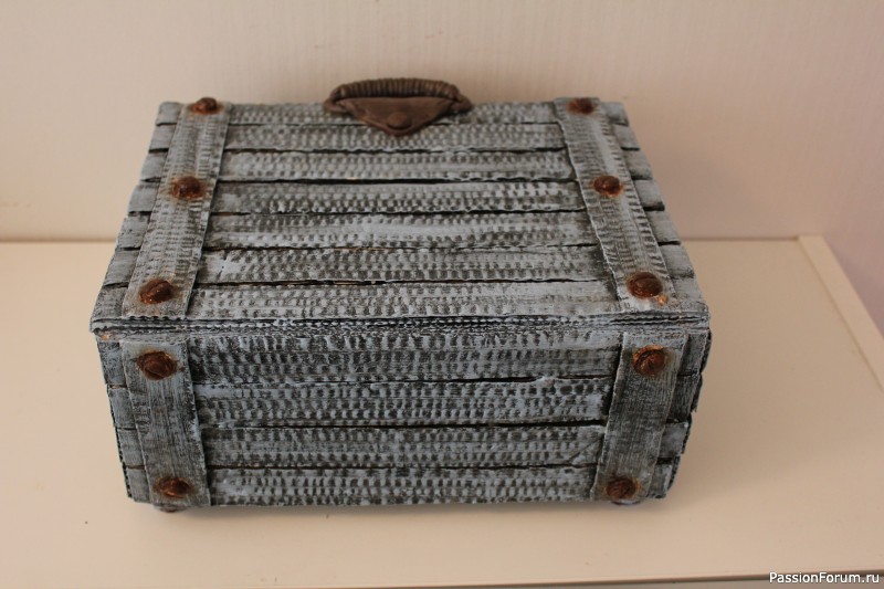 Шкатулки из картона.