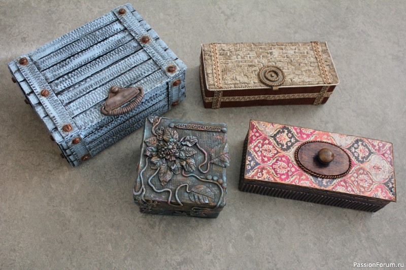 Шкатулки из картона.