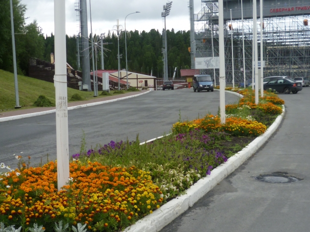 Прогулка по красивому городу Ханты-Мансийску с подругой