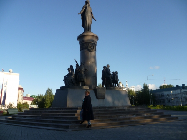 Прогулка по красивому городу Ханты-Мансийску с подругой. часть 2 Прогулка по красивому городу Ханты-Мансийску с подругой. часть 2