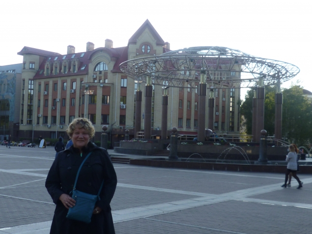 Прогулка по красивому городу Ханты-Мансийску с подругой. часть 2 Прогулка по красивому городу Ханты-Мансийску с подругой. часть 2