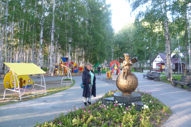 Прогулка по красивому городу Ханты-Мансийску с подругой. часть 2 Прогулка по красивому городу Ханты-Мансийску с подругой. часть 2