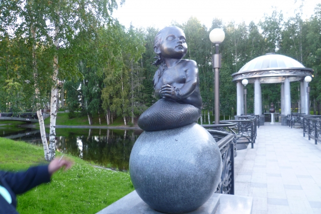 Прогулка по красивому городу Ханты-Мансийску с подругой. часть 2 Прогулка по красивому городу Ханты-Мансийску с подругой. часть 2
