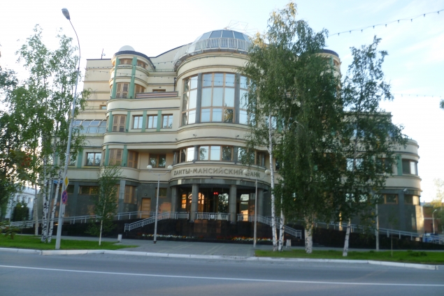 Прогулка по красивому городу Ханты-Мансийску с подругой. часть 2 Прогулка по красивому городу Ханты-Мансийску с подругой. часть 2