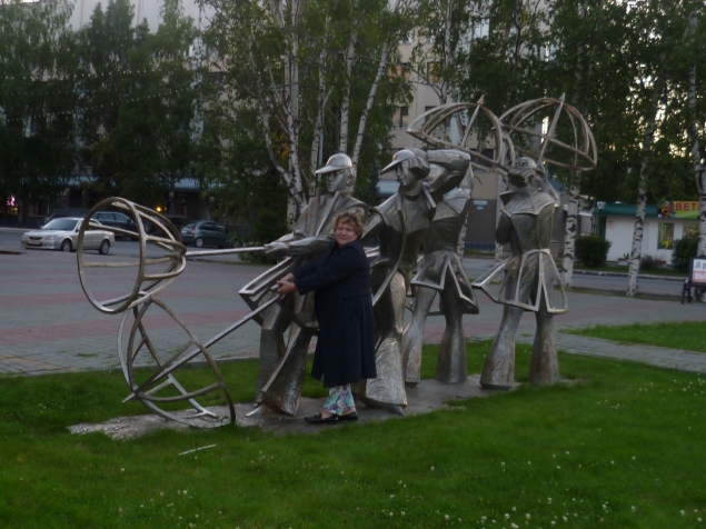 Прогулка по красивому городу Ханты-Мансийску с подругой. часть 2 Прогулка по красивому городу Ханты-Мансийску с подругой. часть 2