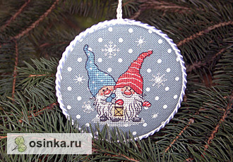 Вышивка в разных техниках игольниц, маячков для ножниц (из интернета)
