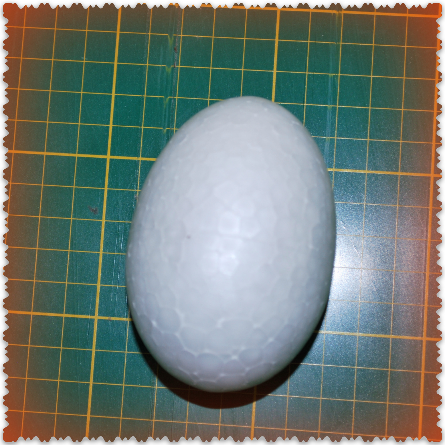 Большое яйцо из пенопласта. Яйцо из пенопласта. Большие яйца из пенопласта. Пенопластовое яйцо большое. Лебедь из пенопластового яйца.