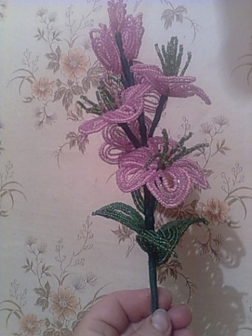 цветы из бисера