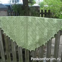 ШАЛЬ "ВЕСЕННИЙ ТАНЕЦ ЛЕПЕСТКОВ " .