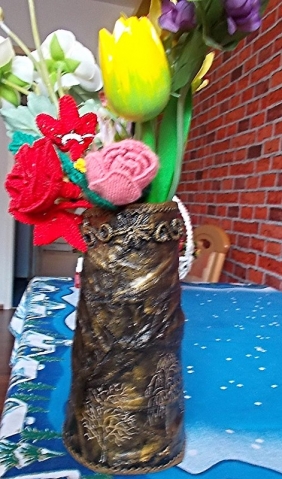 Ваза из кожи
