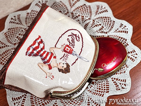 &quot;Красный в моде&quot; или опять фермуар, и опять косметичка.