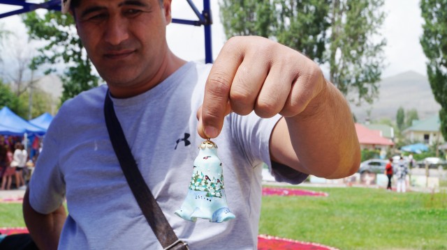 Звон у колокольчиков нежный, очень приятный Звон у колокольчиков нежный, очень приятный