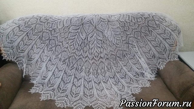 И шаль Шервуд,тоже из СВ со Светланой 0777 вязали здесь http://www.passionforum.ru/posts/54380-shal-shervud-pervyi-etap.html#comment_1046777 Нитки ярнарт 70 % кид мохер 30%полиамид 920 м в 100 граммах. ушло 4 мотка( по 25 гр), спицы 3,5. Бисер, скорей всего китайский под жемчуг. Размер 2,65 по ленточке,1,30 по центру и 4,40 по кайме. Большое спасибо Светлана, за СВ!!! Спасибо всем заглянувшим ! ))) И шаль Шервуд,тоже из СВ со Светланой 0777 вязали здесь http://www.passionforum.ru/posts/54380-shal-shervud-pervyi-etap.html#comment_1046777 Нитки ярнарт 70 % кид мохер 30%полиамид 920 м в 100 граммах. ушло 4 мотка( по 25 гр), спицы 3,5. Бисер, скорей всего китайский под жемчуг. Размер 2,65 по ленточке,1,30 по центру и 4,40 по кайме. Большое спасибо Светлана, за СВ!!! Спасибо всем заглянувшим ! )))