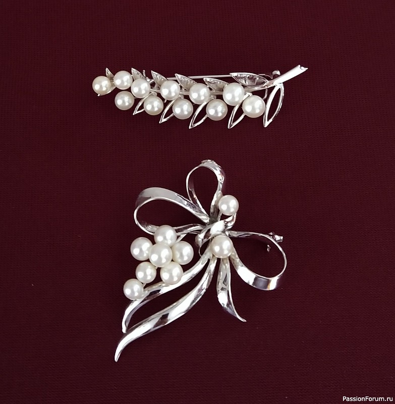 Стерлинговая брошь с жемчугом.