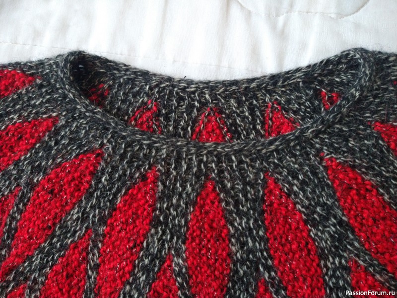 Пуловер с круглой кокеткой, продолжение.