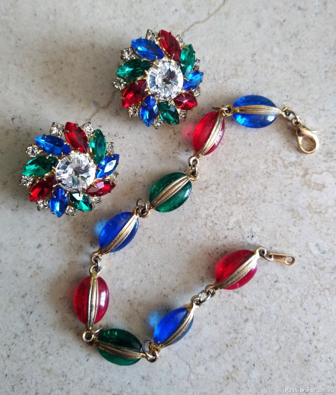 Винтажные украшения.