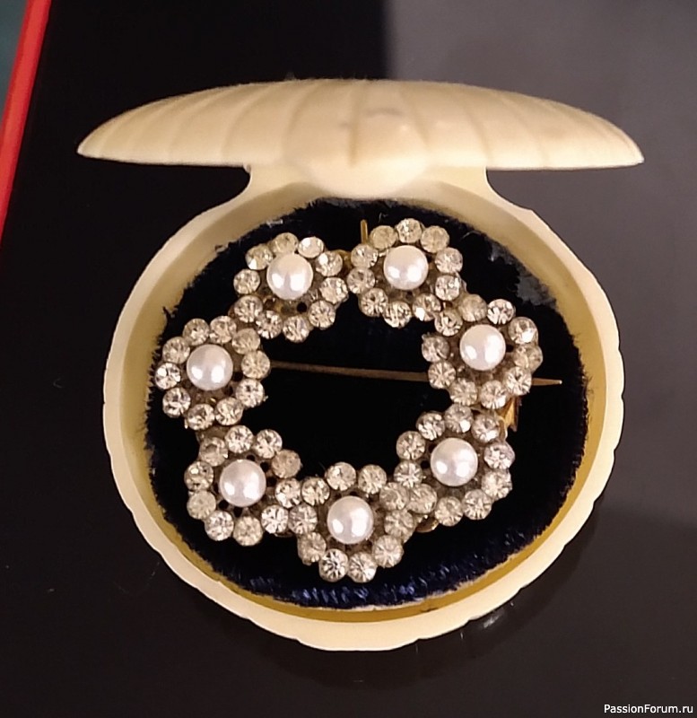 Винтажные украшения.