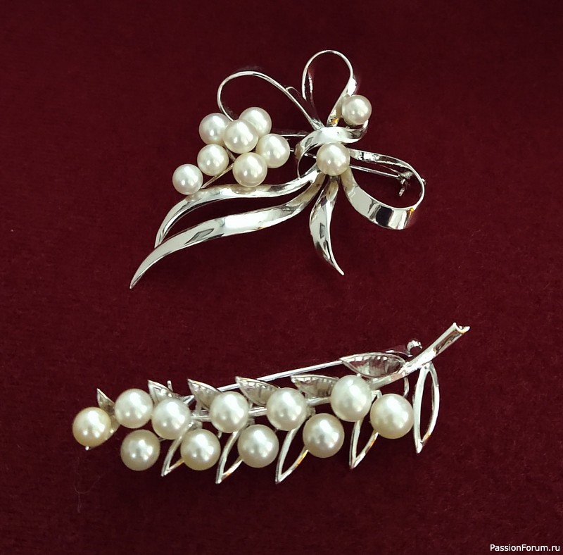 Стерлинговая брошь с жемчугом.