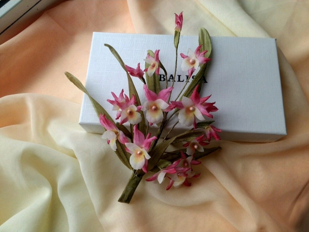 Бутоньерка (мини орхидейки)