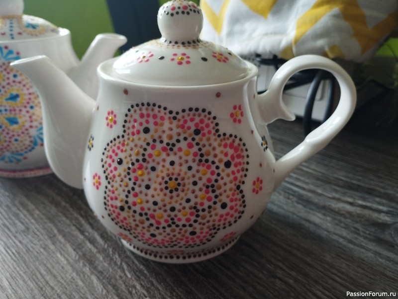 Точечная роспись чайников