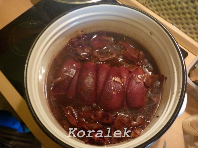 Ну вот, всё готово. Если вы попробуете бульон, он будет не приятным на вкус, горьким... Кстати, запах в квартире стоит тоже не комильфо... Ну вот, всё готово. Если вы попробуете бульон, он будет не приятным на вкус, горьким... Кстати, запах в квартире стоит тоже не комильфо...