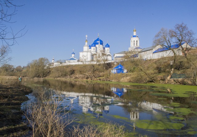 Свято-Боголюбский монастырь – один из старейших российских монастырей, который находится на Владимирской земле. Слава Владимира, как древнерусской столицы началась отсюда – из Боголюбова монастыря. Свято-Боголюбский монастырь – один из старейших российских монастырей, который находится на Владимирской земле. Слава Владимира, как древнерусской столицы началась отсюда – из Боголюбова монастыря.