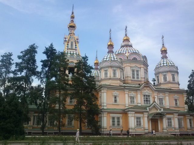 Вознесенский кафедральный собор.вот еще ссылочка на информацию http://www.advantour.com/rus/kazakhstan/almaty/panfilov-park.htm Вознесенский кафедральный собор.вот еще ссылочка на информацию http://www.advantour.com/rus/kazakhstan/almaty/panfilov-park.htm