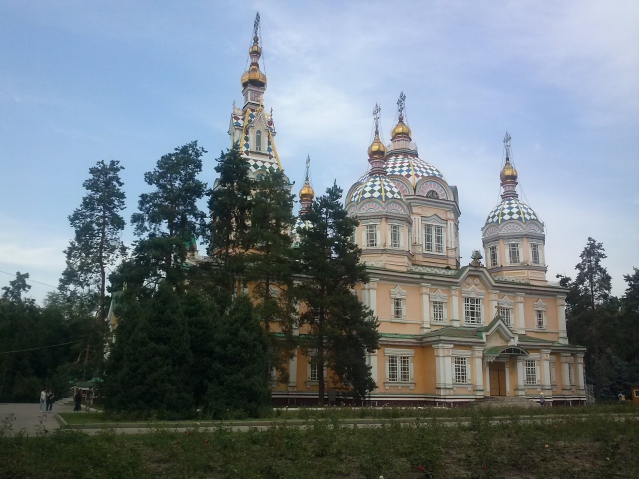 Пирог,ягодки, немного природы и прогулки по паркам!