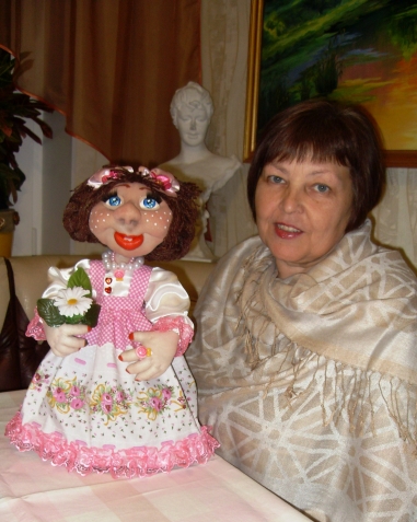 Кукла-грелка на чайник