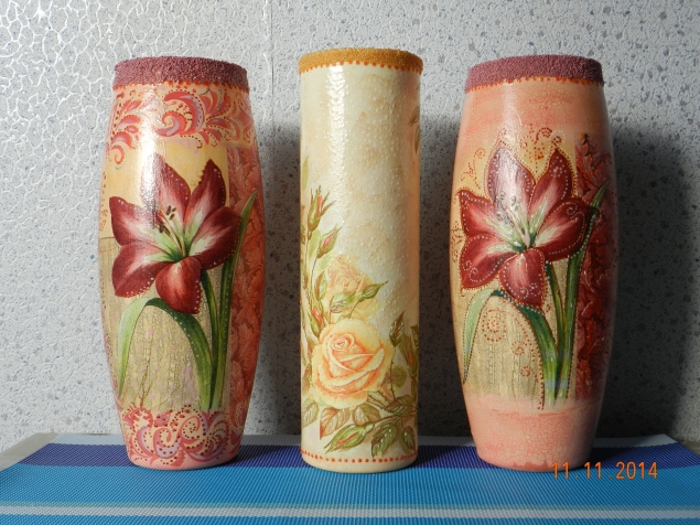 Новенькое. Вазы, баночка, бутыль.