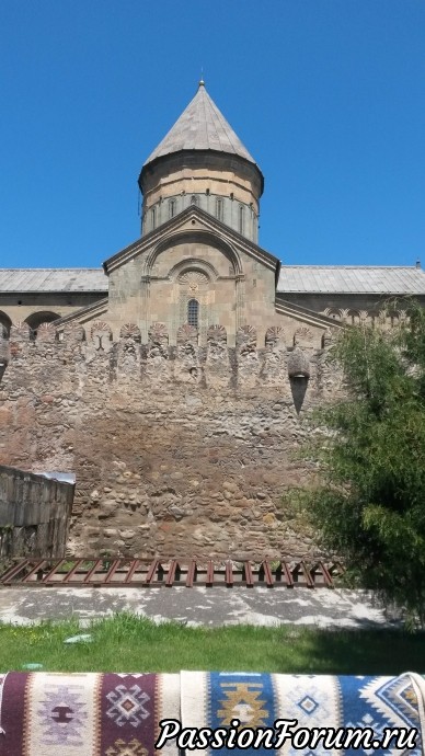 Монастырь за стеной Монастырь за стеной