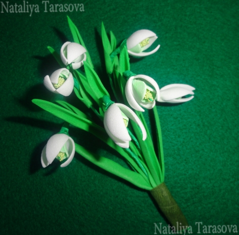 Клематис из фоамирана.Подснежники.