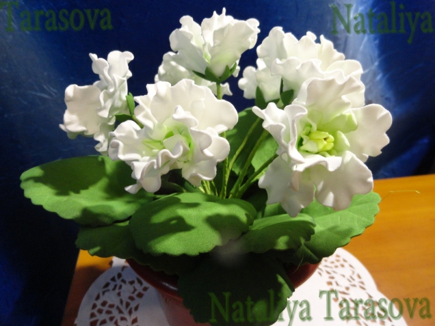 На подоконнике пополнение..фоамиран.