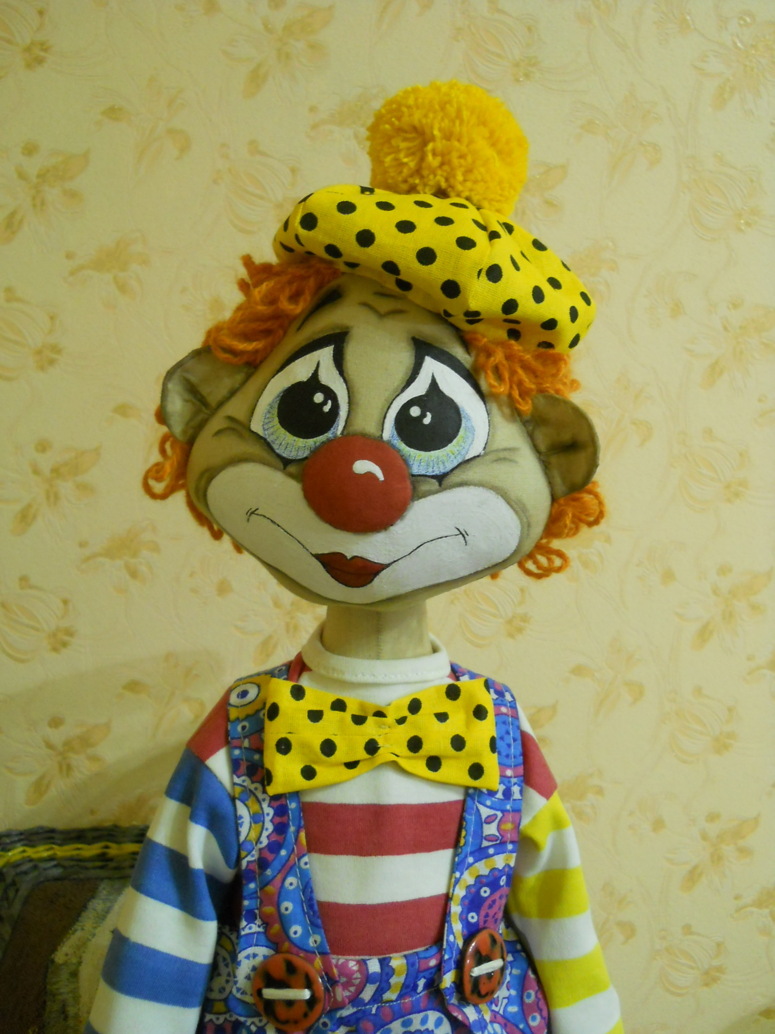 Клоуны сшить. Текстильный клоун. Текстильный клоун своими руками. Мастер класс по пошиву клоуна. Текстильная кукла клоун.