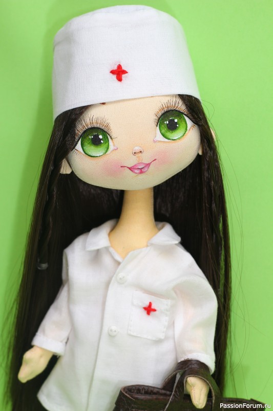 Текстильная кукла Валерия. Доктор.