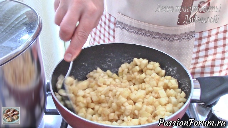 Постные (вегетарианские) рогалики с маком и яблоками