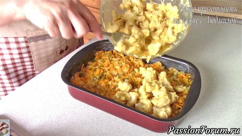 Запеканка с курицей и овощами в сырной заливке