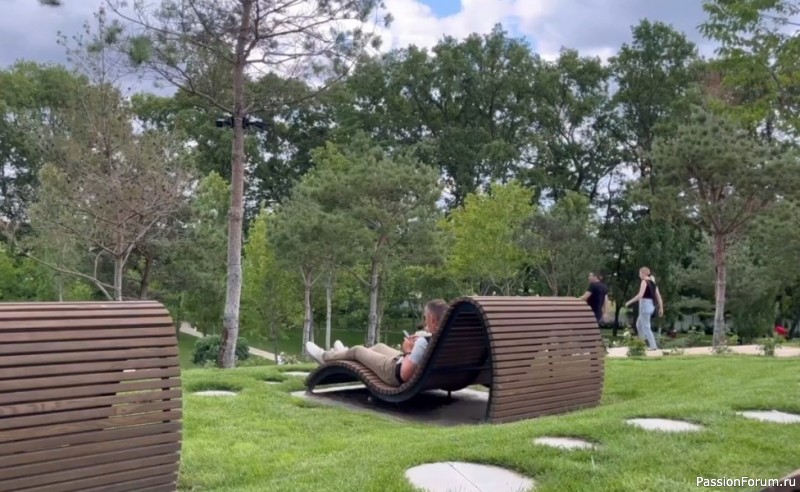 "Кроличья нора" в парке С. Галицкого