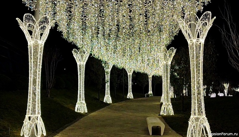 Новогоднее убранство парка