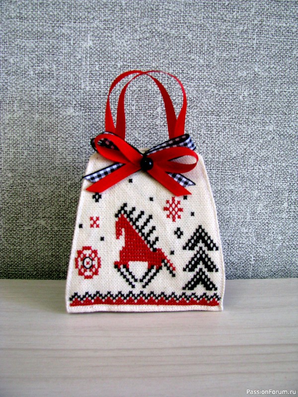 Игольница "Мезенская лошадка".