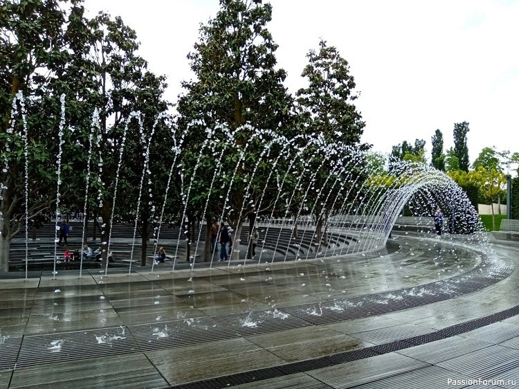 Парковые фонтаны.