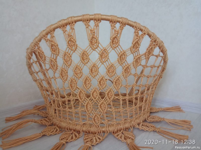 Круглые садовые плетеные кресло-качели в технике макраме. Видео МК .
