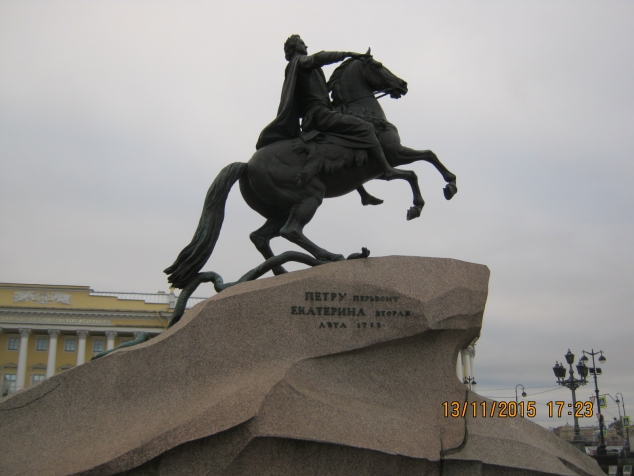 И змеюка крупным планом, так её, не задирай на наших хвост. И змеюка крупным планом, так её, не задирай на наших хвост.