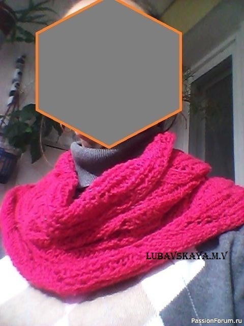 вяжу сама. продам новый снуд ярко малиновый. вяжу сама. продам новый снуд ярко малиновый.