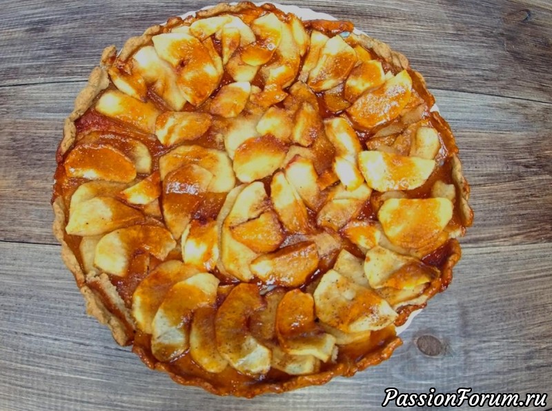 Яблочная галета с карамелью