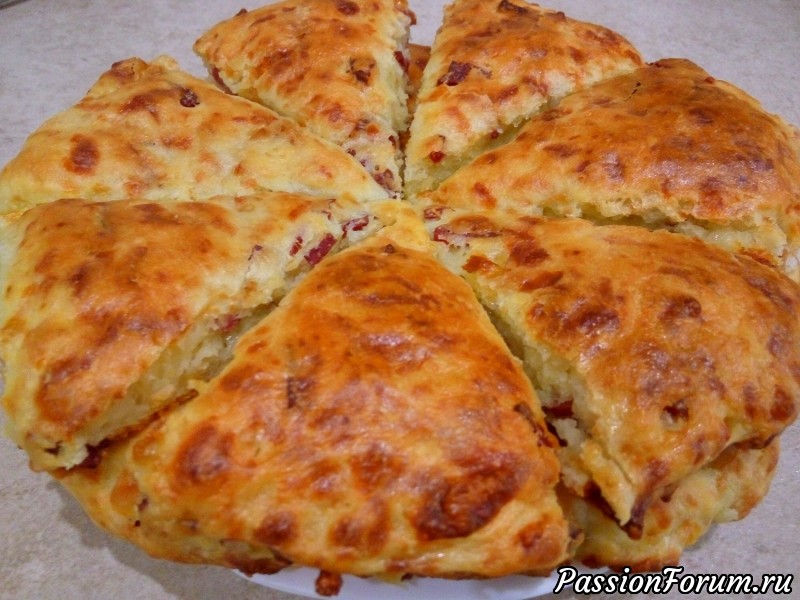 Сконы с сыром и колбасой