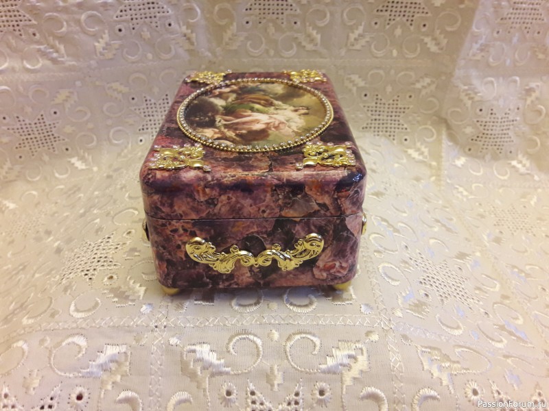 Моя чароитовая шкатулочка (декупаж шкатулки).