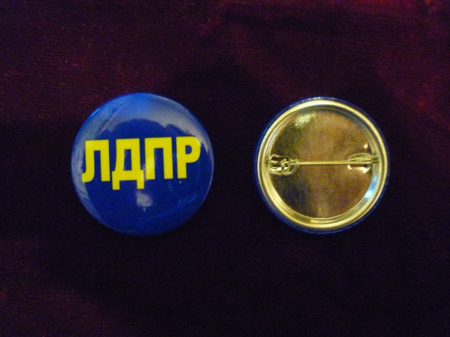 Сделала брошь из бисера, посоветуйте!!!