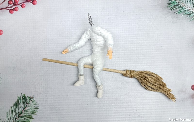 Баба Яга влюблённая! Ватная игрушка - подвеска на ёлку и не только